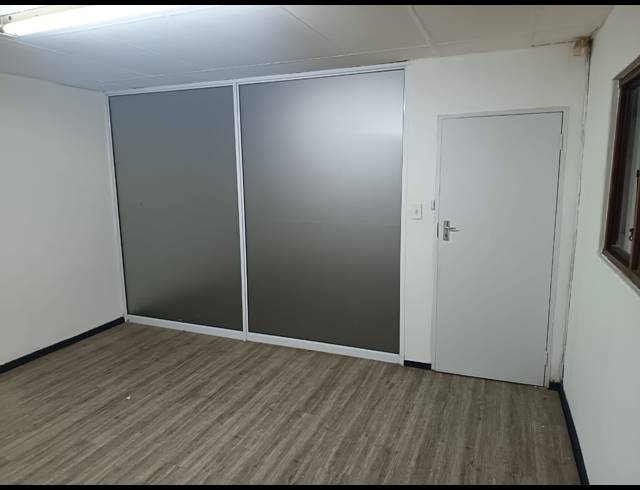 191M² MINI FACTORY TO LET IN SPRINGFIELD PARK